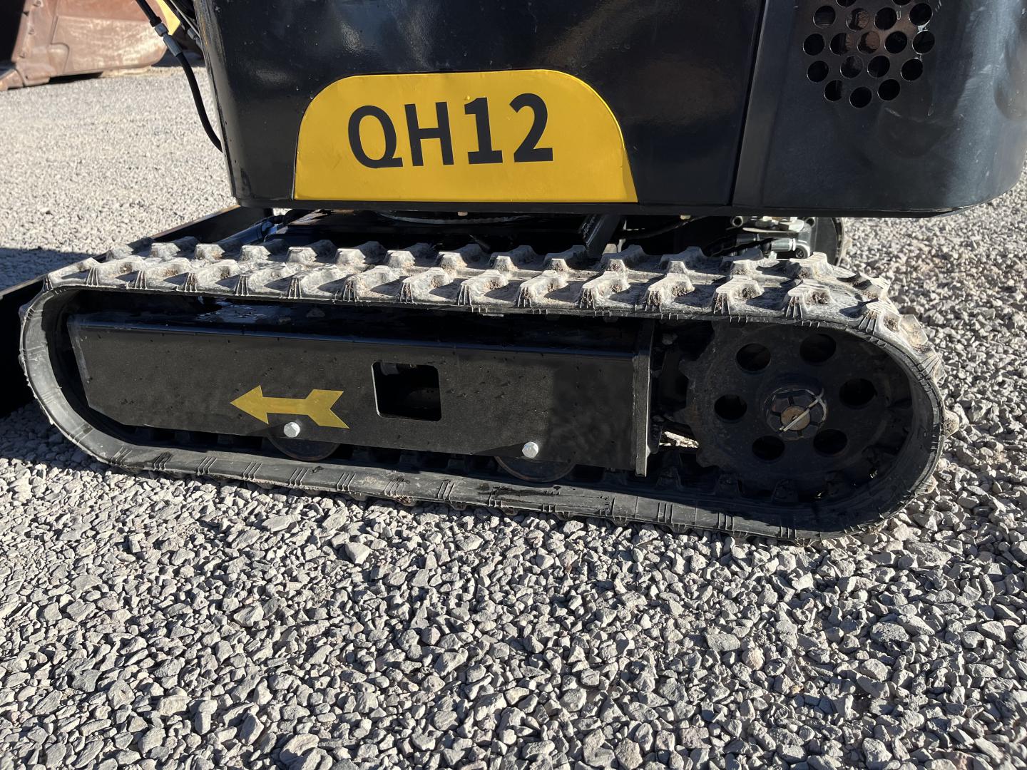 ./imagenes/INVOICE/2019/17383/MINIEXCAVADORA AGROTK QH12 (20).JPG